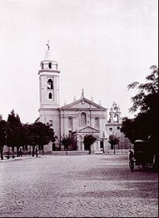 /fotos/m2/20041030/notas_m/recoleta.jpg
